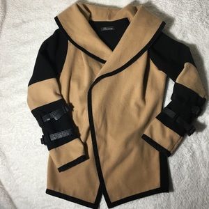 Pandora Fleece Black/Tan Sweater w/Leather detail